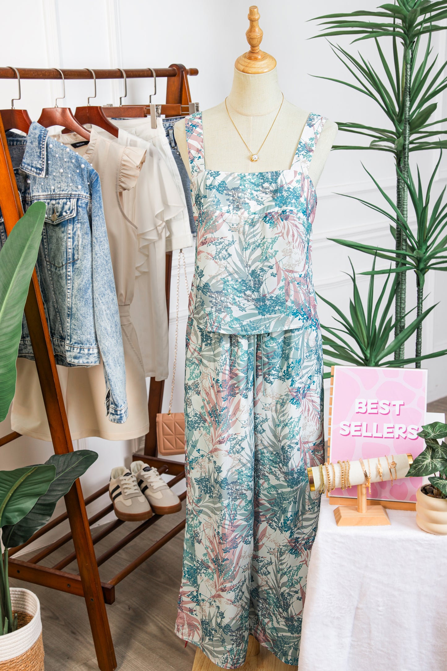 Green Tropical Crop Tank & Wide-Leg Pants Set