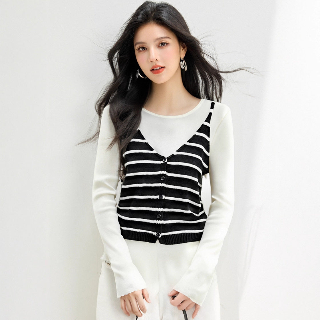 Style Knit Sweater for Women with Embroidery, Loose Oversized Pullover, Casual Layering Top for Autumn and Winter