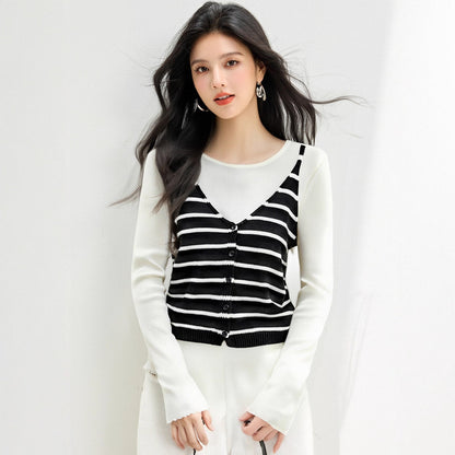 Embroidered Knit Pullover Sweater