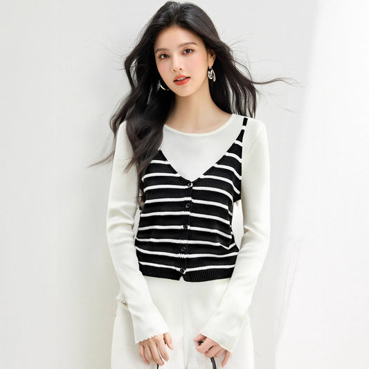 Embroidered Knit Pullover Sweater